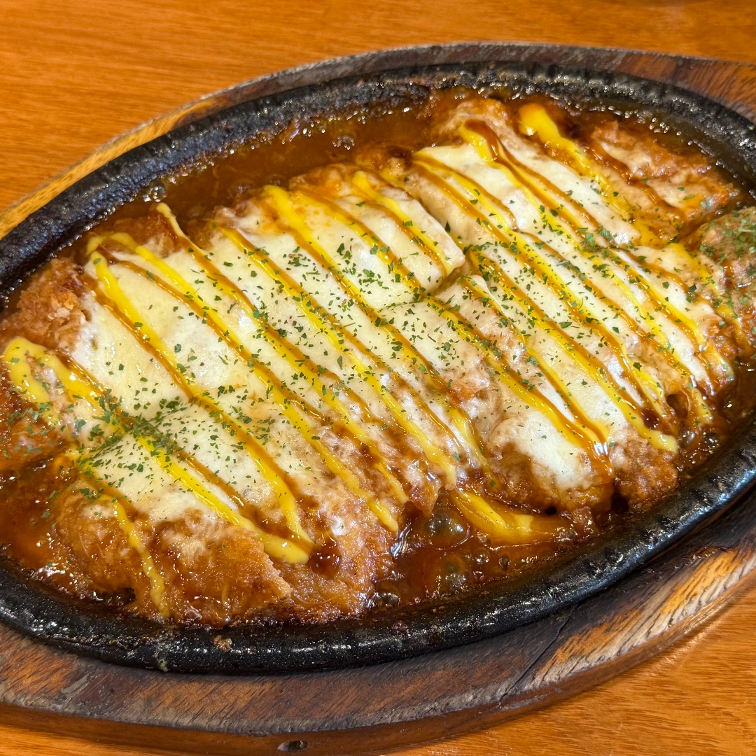 2. 長年守り続けてきた老舗の深い味わい 2. 長年守り続けてきた老舗の深い味わい